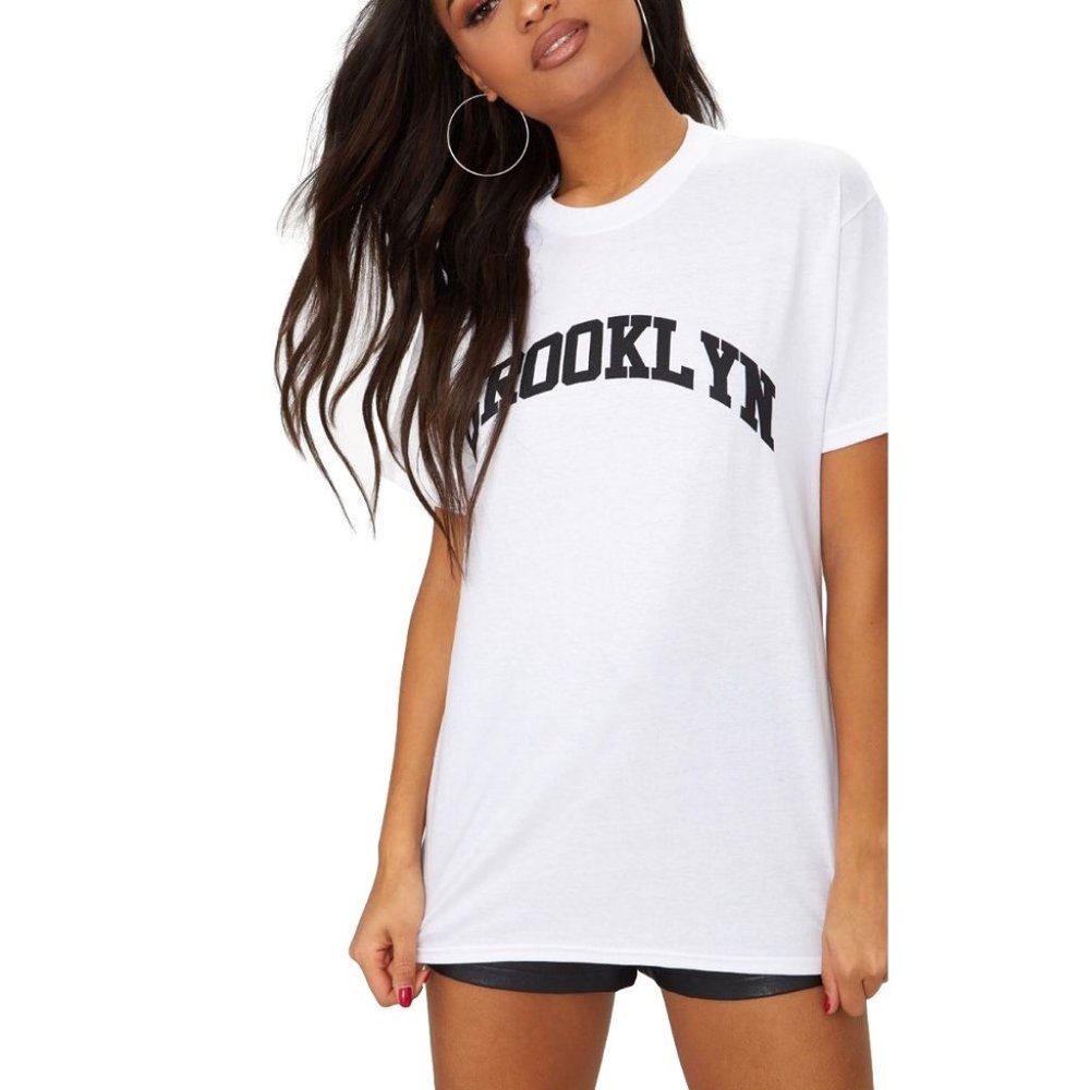 PrettyLittleThing Brooklyn Boyfriend Tee - Picture 3 of 8